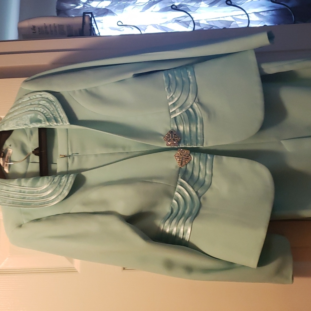 Two piece Jacket and Skirt, Size 12, Mint  Green- Never worn